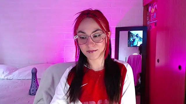 Snapshot of Amy66 chatting on December 2025 05:18:02 PM Amy66 online show from December 2025 05:18:02 PM