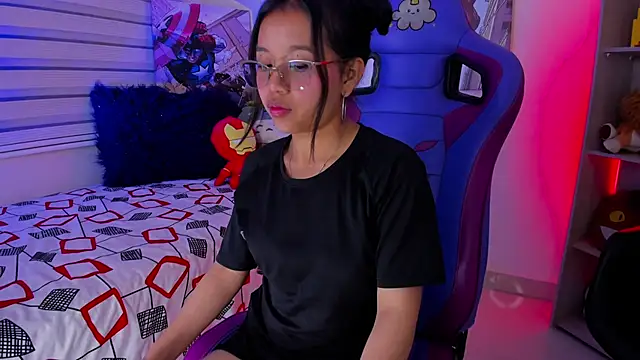 Snapshot of Zoe_Skyler chatting on October 2025 03:42:02 PM Zoe Skyler online show from October 2025 03:42:02 PM