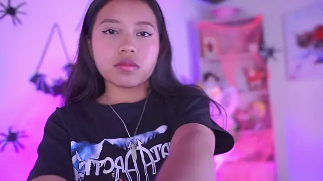 Snapshot of Zoe_Skyler chatting on October 2025 04:19:02 PM Zoe Skyler online show from October 2025 04:19:02 PM