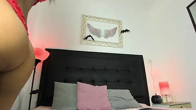 Snapshot of Nyra_18 chatting on October 2025 09:04:01 PM Nyra 18 online show from October 2025 09:04:01 PM