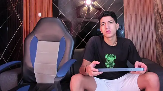 Stiben boy online show from December 2025 12:25:01 PM