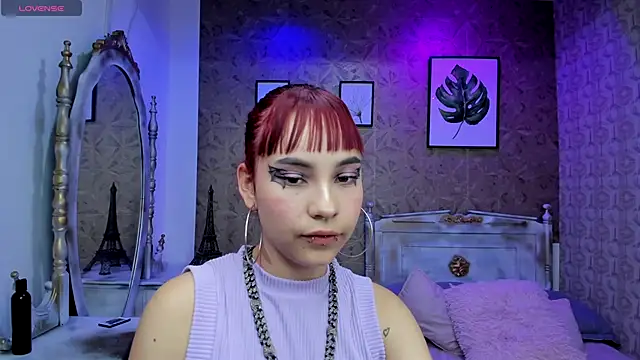 Snapshot of Megane_whitte chatting on October 2025 04:00:01 AM Megane whitte online show from October 2025 04:00:01 AM