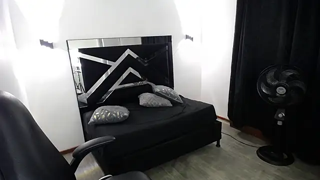 MarianaRojas  online show from March 2026 04:07:02 AM