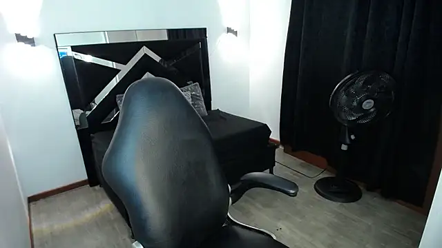 MarianaRojas  online show from June 2026 02:14:01 AM
