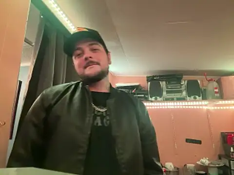 Snapshot of latenightguy chatting on February 2026 09:08:02 AM latenightguy online show from February 2026 09:08:02 AM