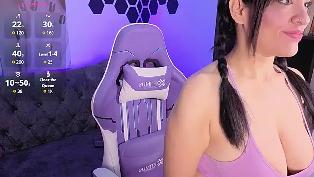 Angelina  Smith online show from November 2025 08:20:01 PM