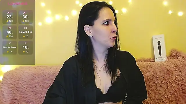 Irwi Tomboy online show from November 2025 01:43:01 PM