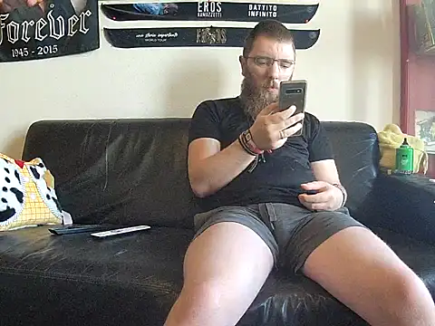 Snapshot of kinderkooriscoel- chatting on August 2026 05:48:02 PM kinderkooriscoel- online show from August 2026 05:48:02 PM