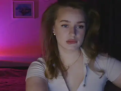 Lorivess online show from February 2026 07:07:01 PM