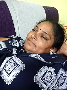 navyasree143 online show from April 2026 01:41:02 PM