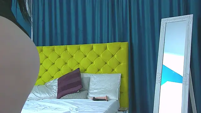 Snapshot of RubyHills chatting on December 2025 05:48:01 AM RubyHills online show from December 2025 05:48:01 AM