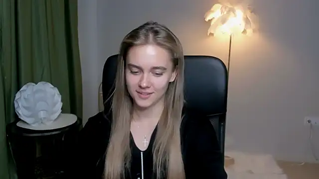 JuneWoods online show from October 2025 11:51:02 AM