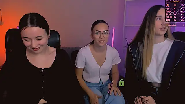 leslie bird online show from November 2025 10:18:02 AM