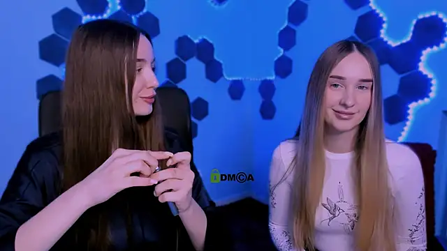 leslie bird online show from December 2025 10:09:02 AM