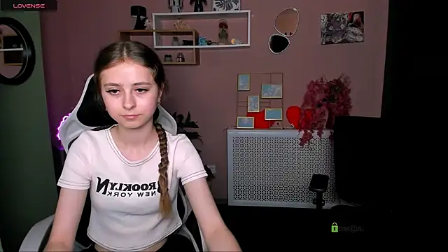 rebecca smile online show from June 2026 12:37:01 PM