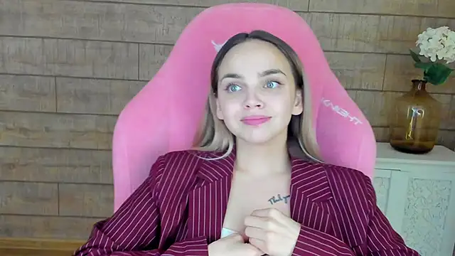 Snapshot of AnitaVenture chatting on September 2025 04:23:02 PM AnitaVenture online show from September 2025 04:23:02 PM