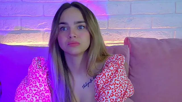 Snapshot of AnitaVenture chatting on October 2025 04:44:02 AM AnitaVenture online show from October 2025 04:44:02 AM