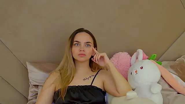 Snapshot of AnitaVenture chatting on November 2025 04:11:02 AM AnitaVenture online show from November 2025 04:11:02 AM