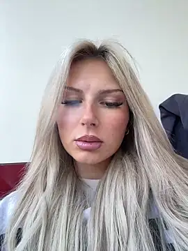 blondeeee online show from April 2026 04:45:02 PM