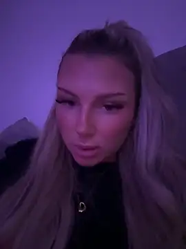 blondeeee online show from May 2026 05:40:02 PM