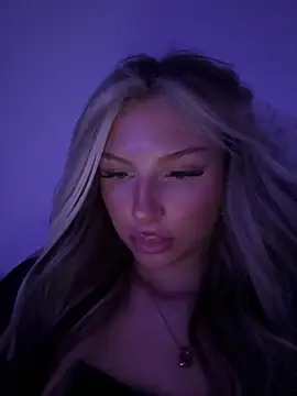 blondeeee online show from May 2026 05:31:02 PM