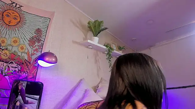 Snapshot of Violeta_dh chatting on October 2025 12:15:01 PM Violeta dh online show from October 2025 12:15:01 PM