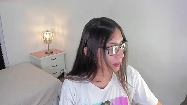 Snapshot of cherrylady_02 chatting on November 2025 12:56:01 PM cherrylady 02 online show from November 2025 12:56:01 PM