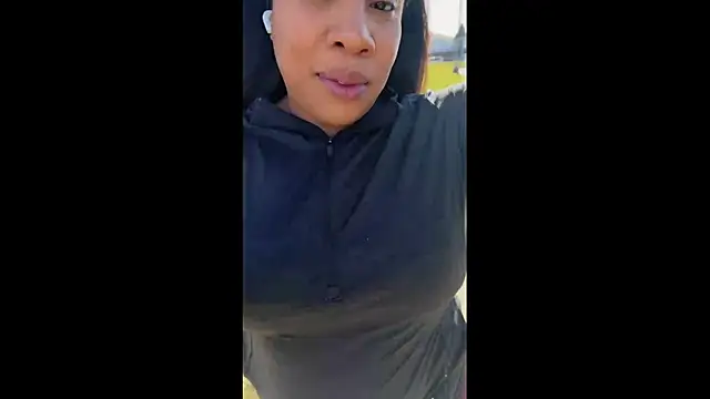 Snapshot of NeliaHexxen chatting on November 2025 06:19:02 PM NeliaHexxen online show from November 2025 06:19:02 PM