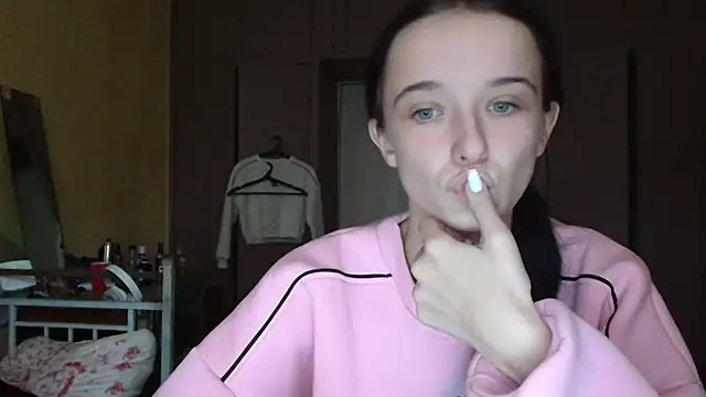 Snapshot of Emilia_Light chatting on October 2025 06:21:02 AM Emilia Light online show from October 2025 06:21:02 AM