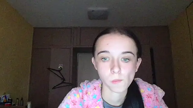 Snapshot of Emilia_Light chatting on October 2025 06:24:01 AM Emilia Light online show from October 2025 06:24:01 AM