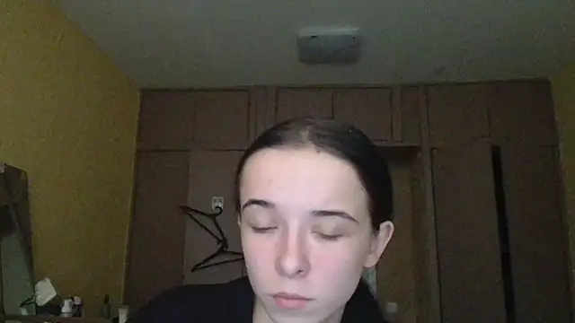 Snapshot of Emilia_Light chatting on October 2025 09:09:01 AM Emilia Light online show from October 2025 09:09:01 AM