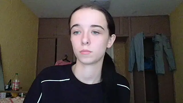 Snapshot of Emilia_Light chatting on October 2025 09:10:02 AM Emilia Light online show from October 2025 09:10:02 AM