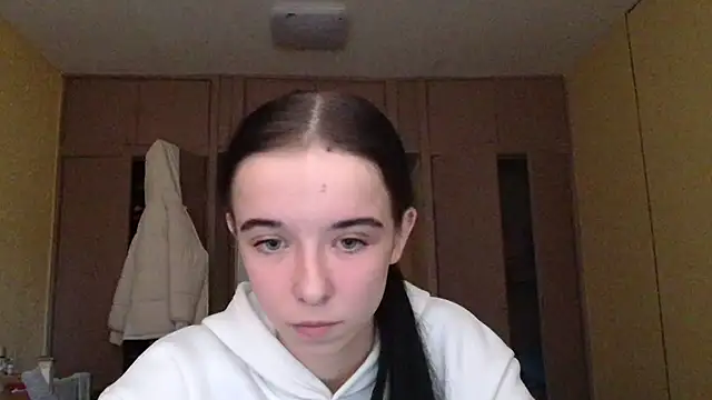 Snapshot of Emilia_Light chatting on October 2025 08:37:01 AM Emilia Light online show from October 2025 08:37:01 AM