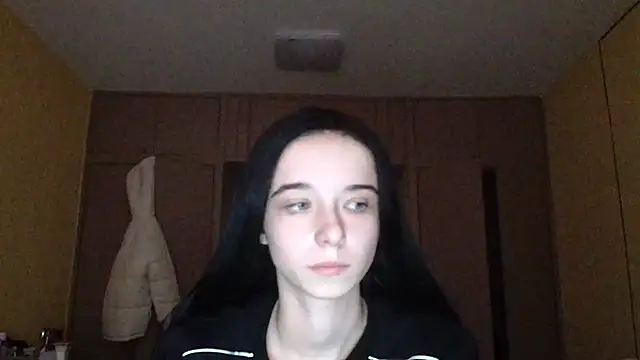 Snapshot of Emilia_Light chatting on November 2025 06:45:01 AM Emilia Light online show from November 2025 06:45:01 AM