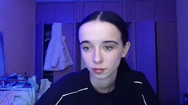 Snapshot of Emilia_Light chatting on November 2025 12:34:01 PM Emilia Light online show from November 2025 12:34:01 PM