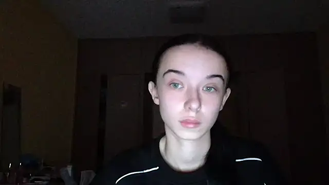 Snapshot of Emilia_Light chatting on November 2025 06:46:02 AM Emilia Light online show from November 2025 06:46:02 AM