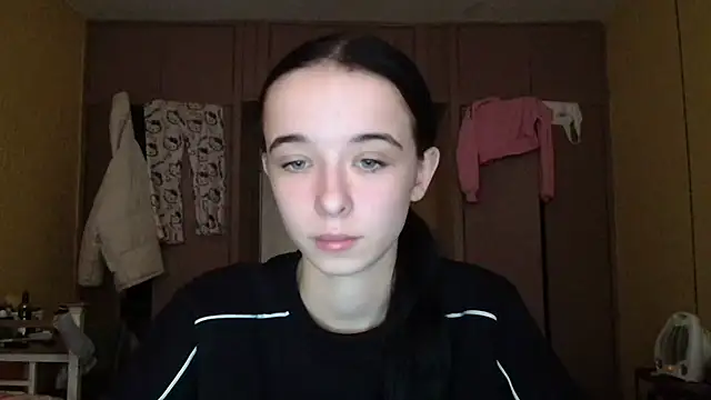 Snapshot of Emilia_Light chatting on November 2025 09:09:02 AM Emilia Light online show from November 2025 09:09:02 AM