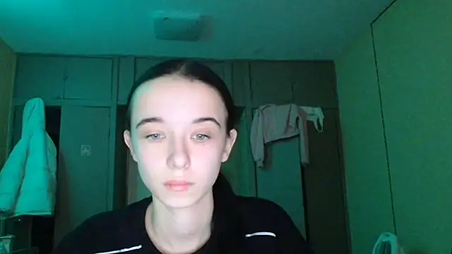 Snapshot of Emilia_Light chatting on November 2025 07:08:02 AM Emilia Light online show from November 2025 07:08:02 AM