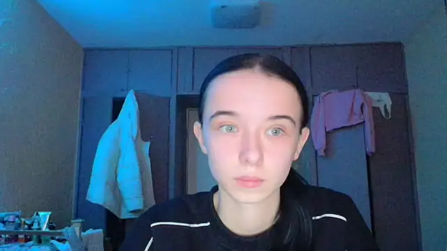 Snapshot of Emilia_Light chatting on November 2025 08:26:01 AM Emilia Light online show from November 2025 08:26:01 AM