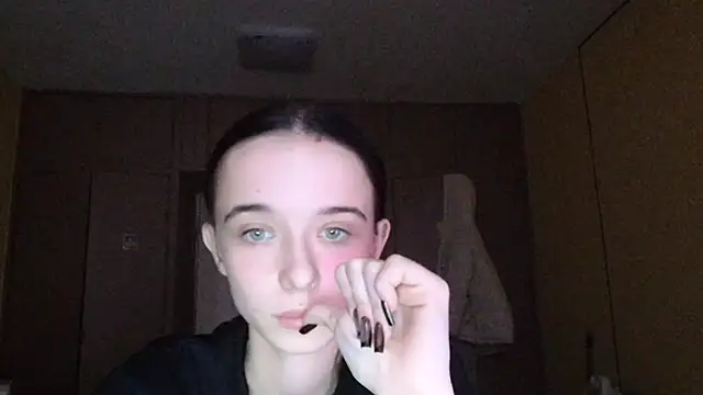 Snapshot of Emilia_Light chatting on November 2025 09:12:02 AM Emilia Light online show from November 2025 09:12:02 AM