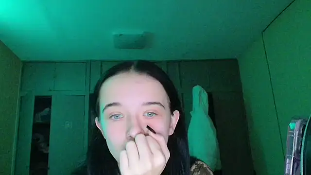 Snapshot of Emilia_Light chatting on December 2025 07:06:02 AM Emilia Light online show from December 2025 07:06:02 AM