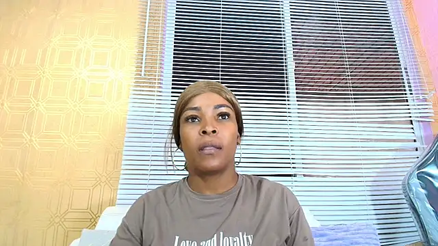 Layla lell online show from May 2026 12:32:01 PM