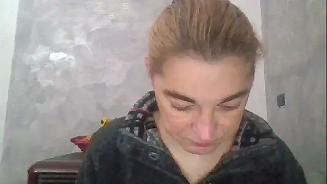 Snapshot of GoldenAngelMilf chatting on March 2026 06:06:02 AM GoldenAngelMilf online show from March 2026 06:06:02 AM