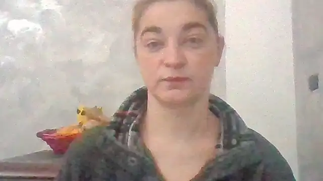 Snapshot of GoldenAngelMilf chatting on March 2026 05:34:01 AM GoldenAngelMilf online show from March 2026 05:34:01 AM