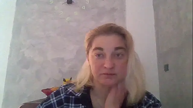 Snapshot of GoldenAngelMilf chatting on April 2026 01:41:01 PM GoldenAngelMilf online show from April 2026 01:41:01 PM