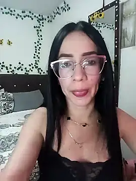 YaraDuartee online show from March 2026 01:33:01 AM