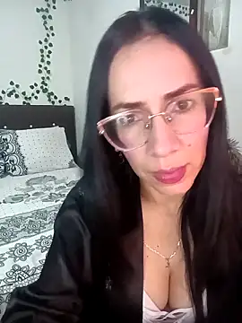 YaraDuartee online show from March 2026 11:56:02 PM