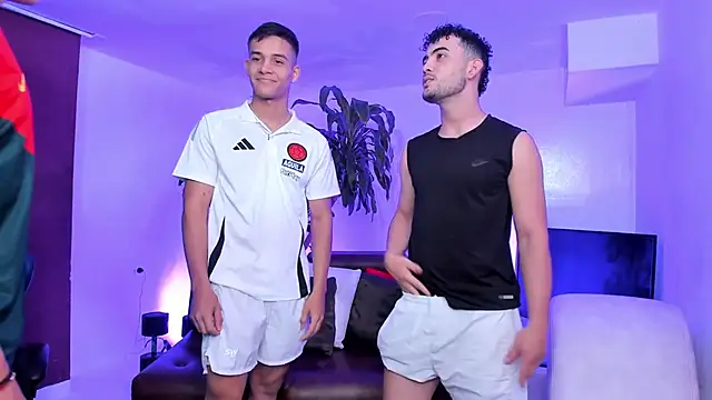 Snapshot of Spaceboys18 chatting on October 2025 01:22:01 AM Spaceboys18 online show from October 2025 01:22:01 AM