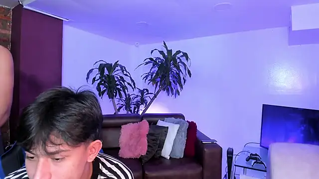 Snapshot of Spaceboys18 chatting on October 2025 01:17:02 AM Spaceboys18 online show from October 2025 01:17:02 AM