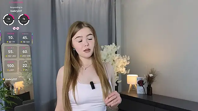 TwixieGuo online show from October 2025 11:00:02 AM